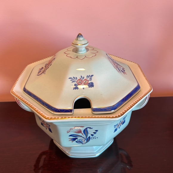 Calyx Ware Adams Member of the Wedgewood Group Light Blue Tureen with the Lid - Picture 4 of 8